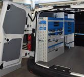02_Jumpy s kovovými zásuvkami, krytom podbehu a priestorom na kufríky Ultra
